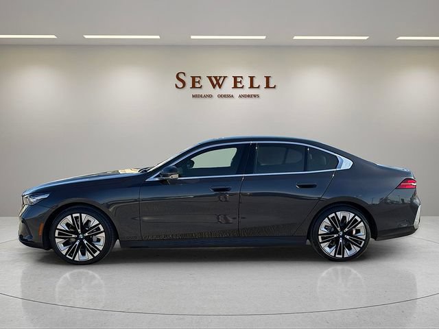 Certified 2025 BMW 530i xDrive w/ Premium Package AWD/4WD image 2