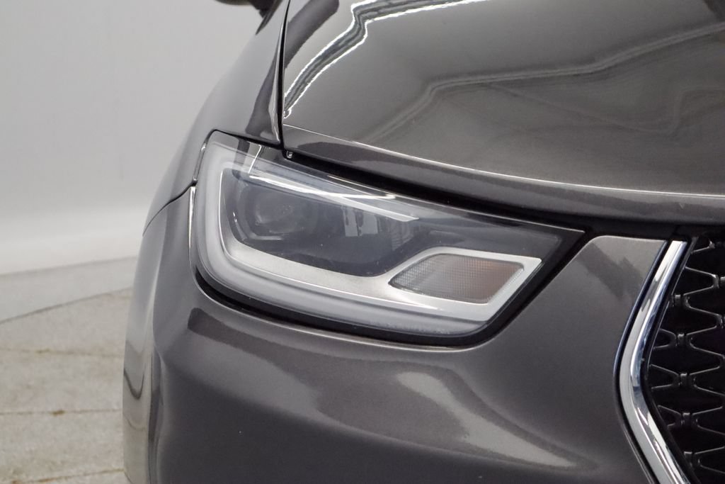 Certified 2023 Chrysler Pacifica Touring-L FWD image 13
