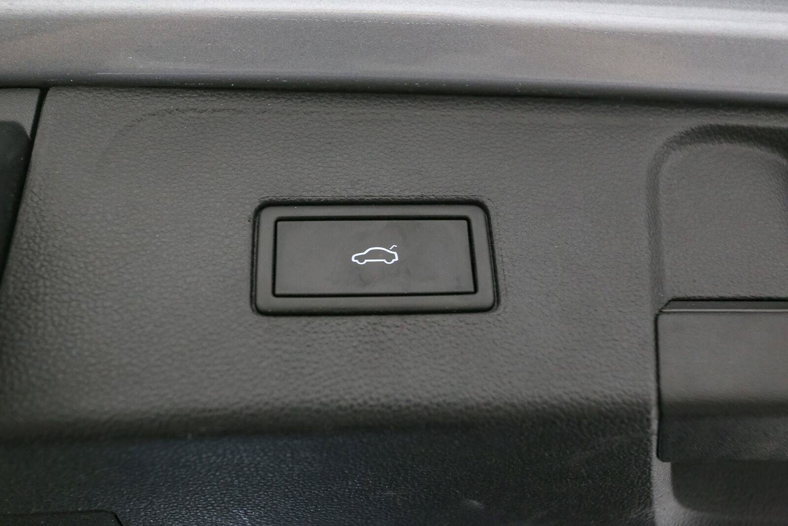 Certified 2022 Volkswagen Atlas SE AWD/4WD image 16