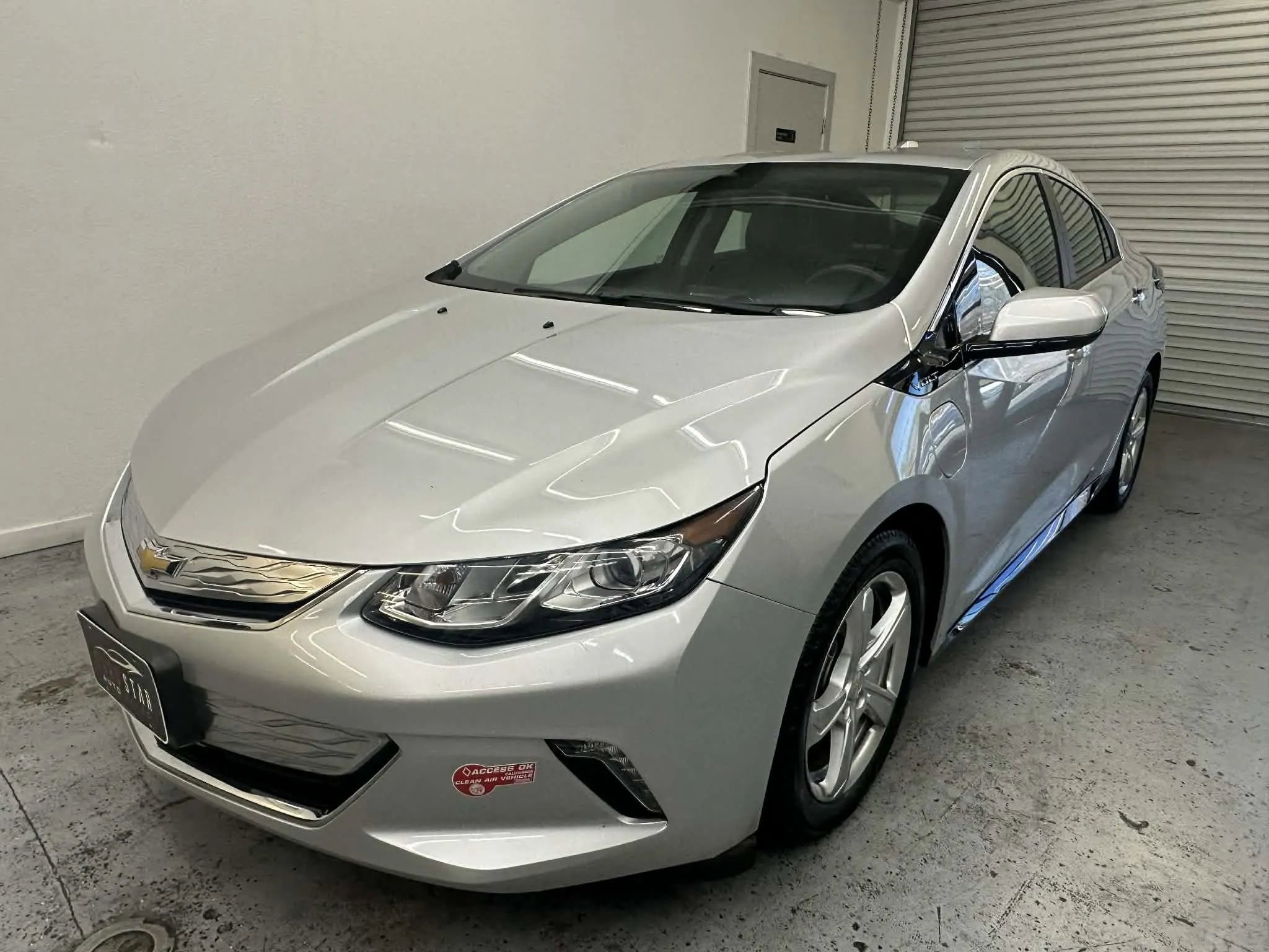 Used 2017 Chevrolet Volt LT w/ Comfort Package image 34