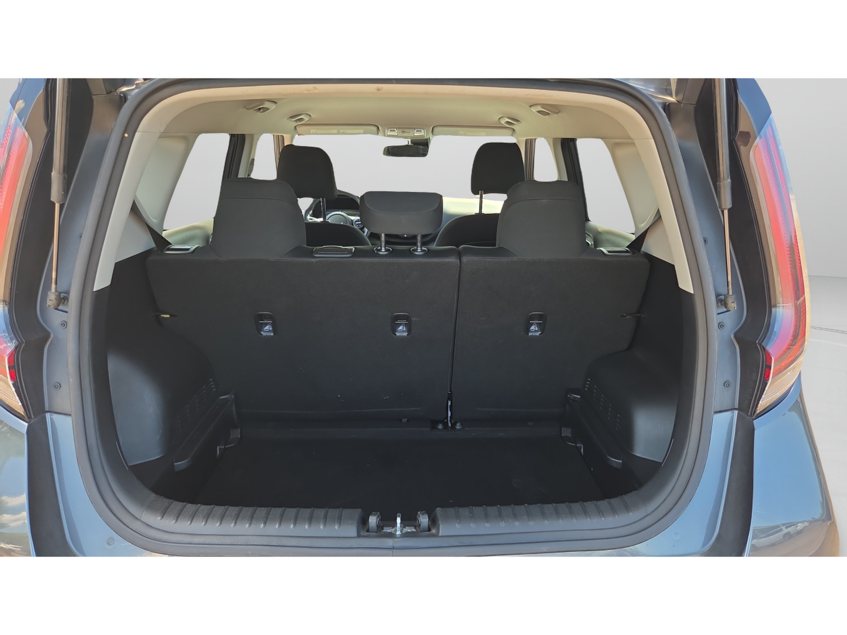 Used 2024 Kia Soul LX w/ Option Group 015 FWD image 13