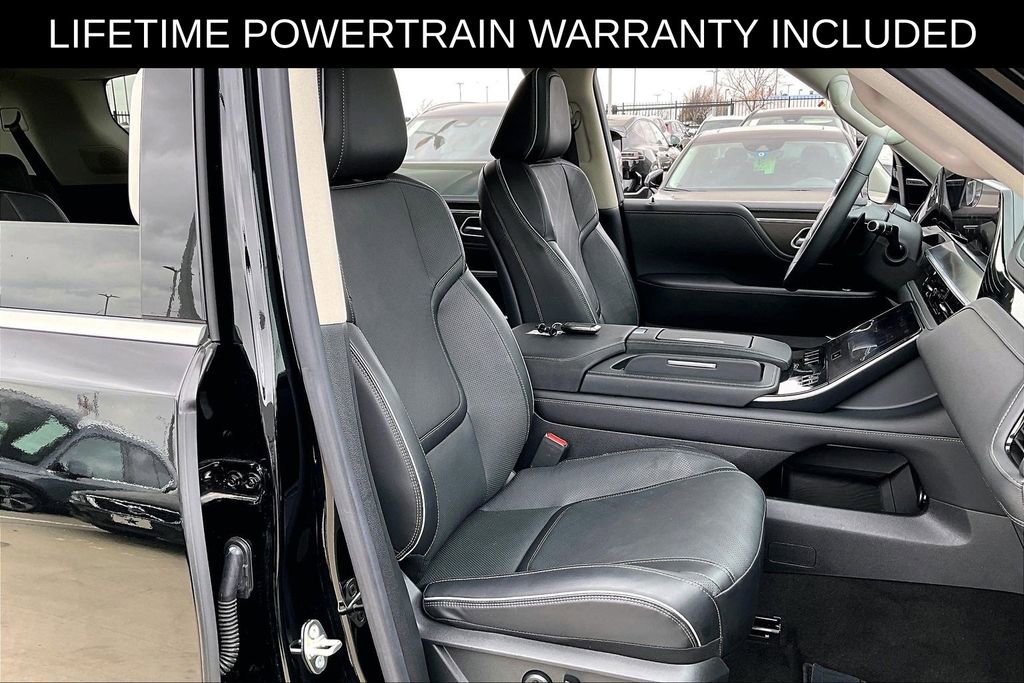 Certified 2025 INFINITI QX80 Luxe image 10