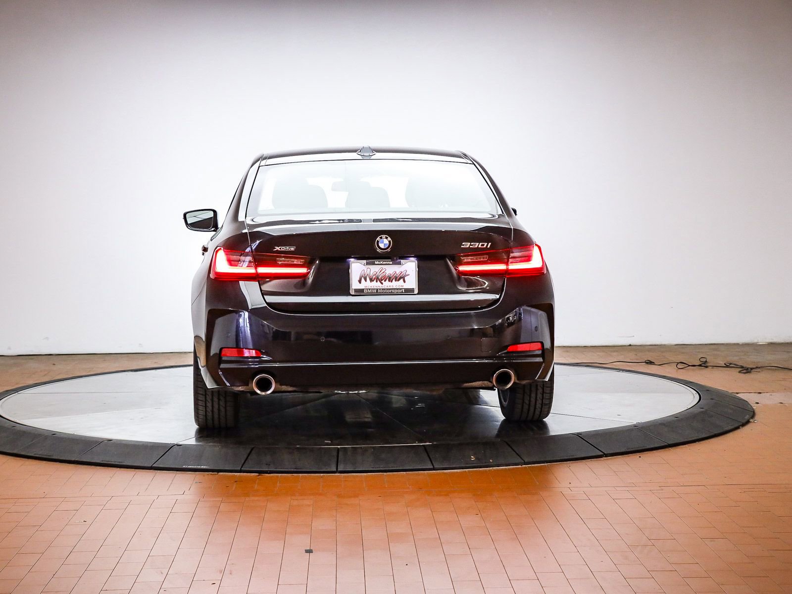 Used 2024 BMW 330i xDrive Sedan w/ Convenience Package AWD/4WD image 3