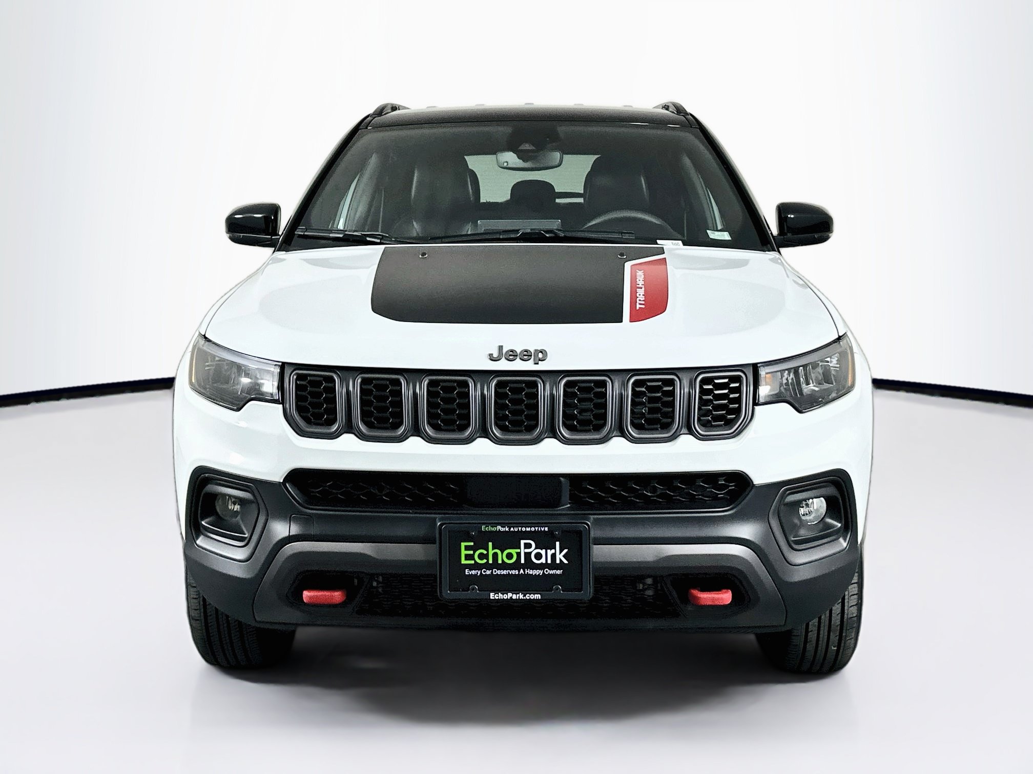 Used 2025 Jeep Compass Trailhawk AWD/4WD image 2