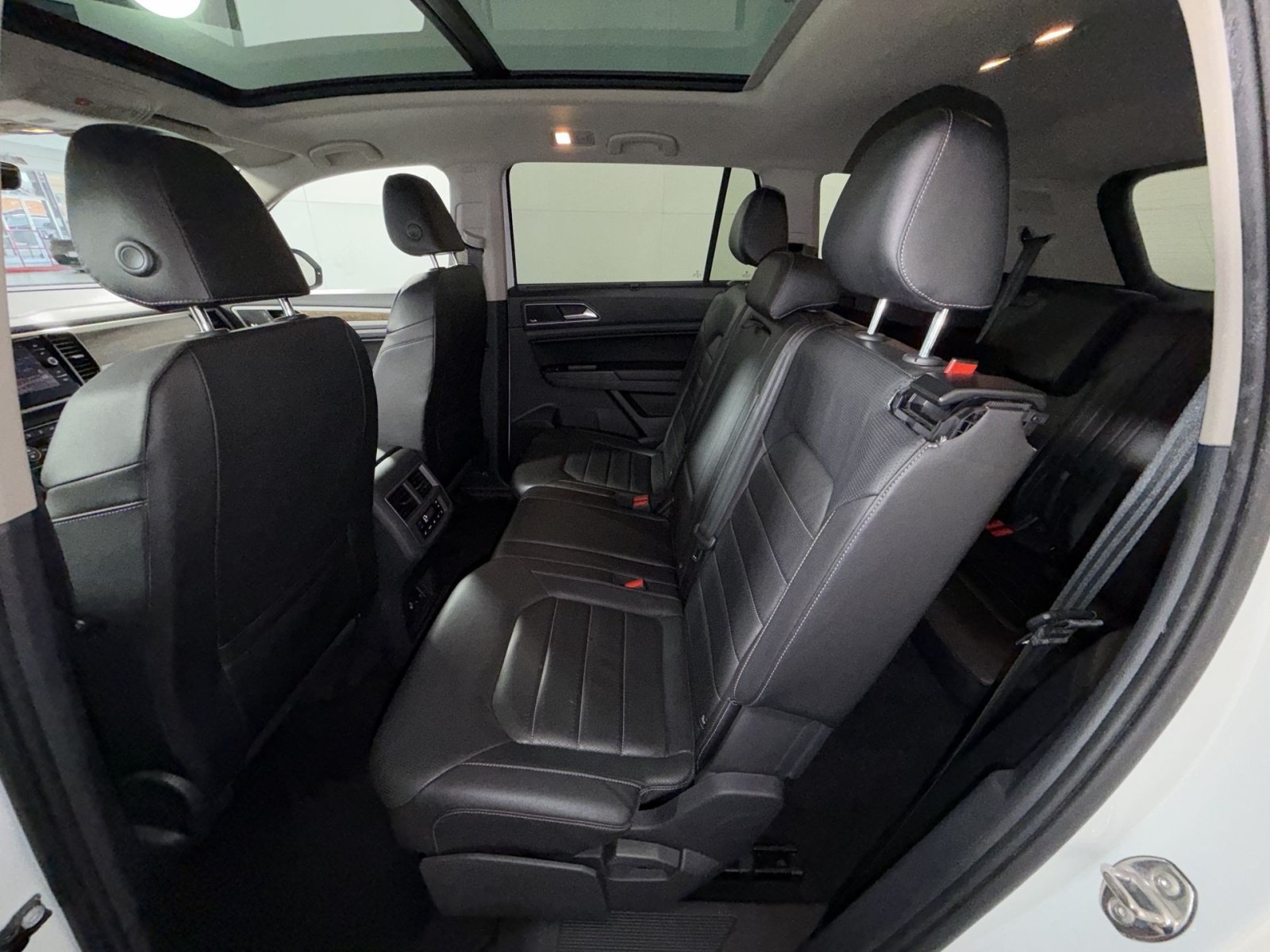Used 2019 Volkswagen Atlas SEL Premium AWD/4WD image 19
