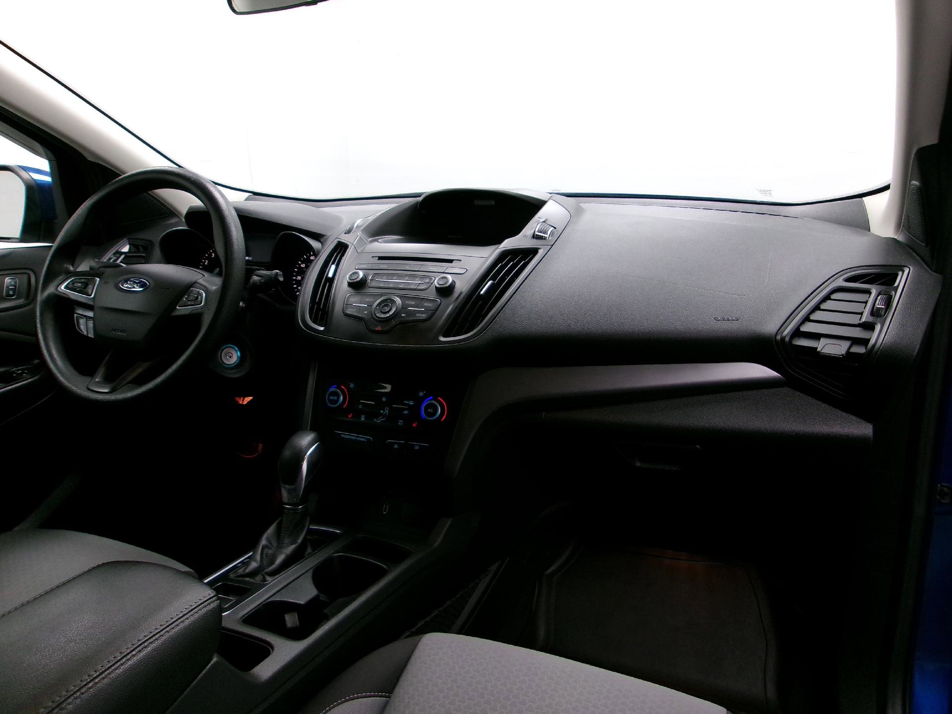 Used 2018 Ford Escape SE image 3