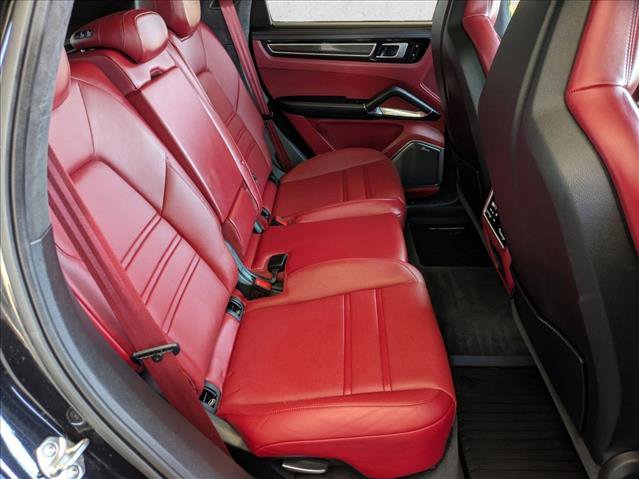 Used 2020 Porsche Cayenne Turbo S image 22