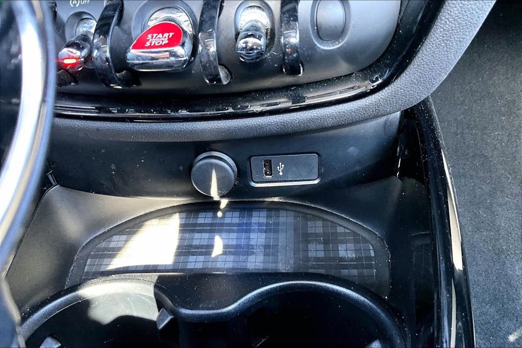 Used 2019 MINI Cooper Clubman ALL4 AWD/4WD image 15