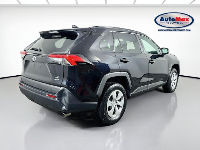Used 2021 Toyota RAV4 LE AWD/4WD image 2