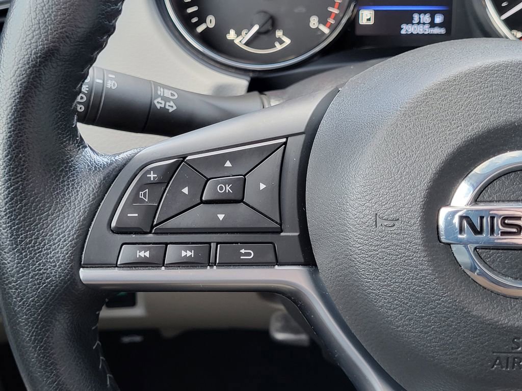 Used 2022 Nissan Rogue Sport SL w/ Premium Package image 25