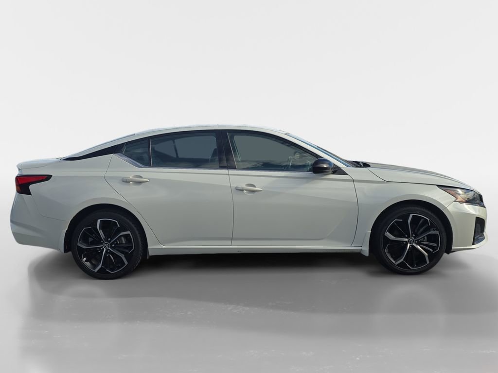 Used 2023 Nissan Altima 2.5 SR image 6