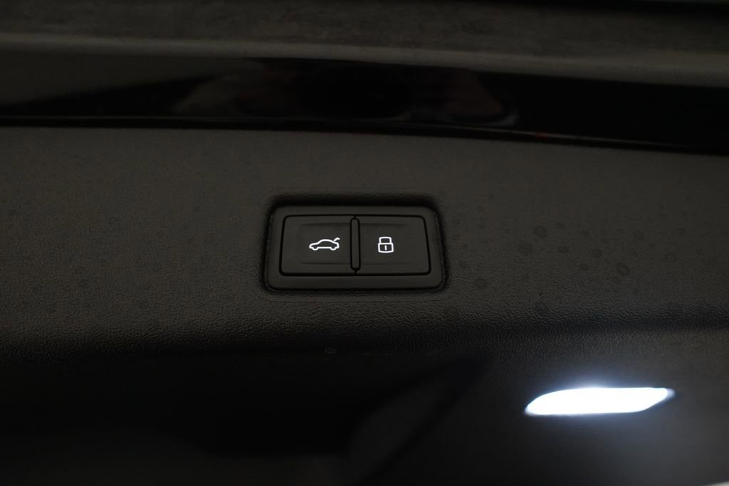 Used 2025 Audi Q5 Premium w/ Convenience Package AWD/4WD image 15