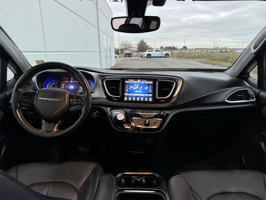 Used 2020 Chrysler Pacifica Touring-L w/ S Appearance Package image 12