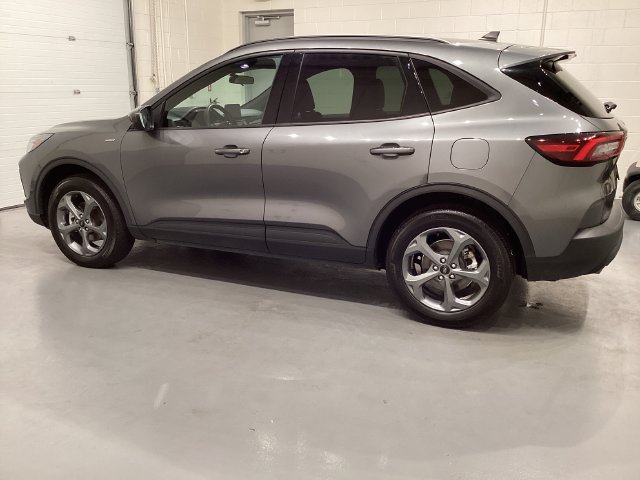 Used 2025 Ford Escape ST-Line Select AWD/4WD image 5