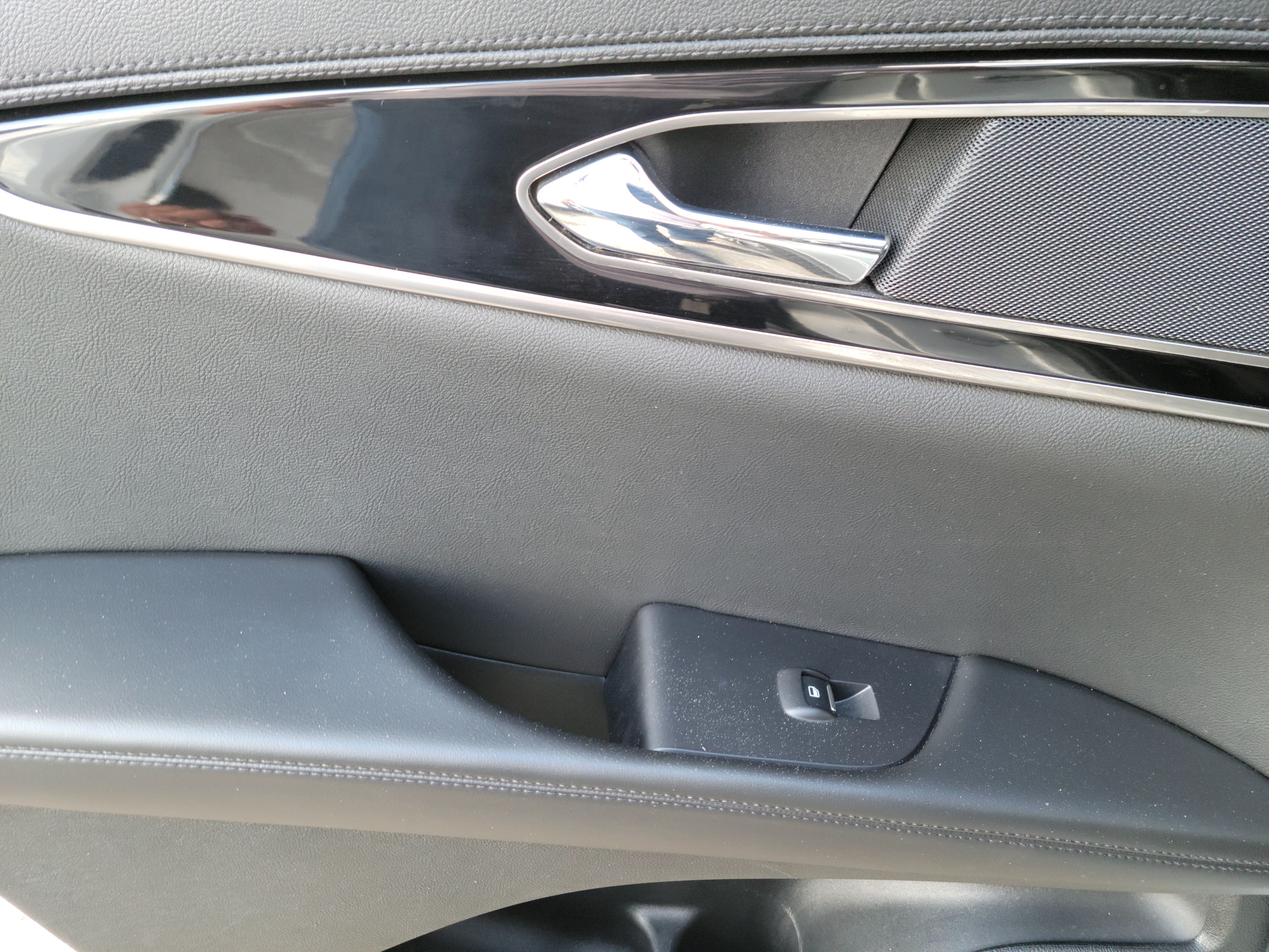 Certified 2023 Lincoln Nautilus AWD w/ Premium Package image 9