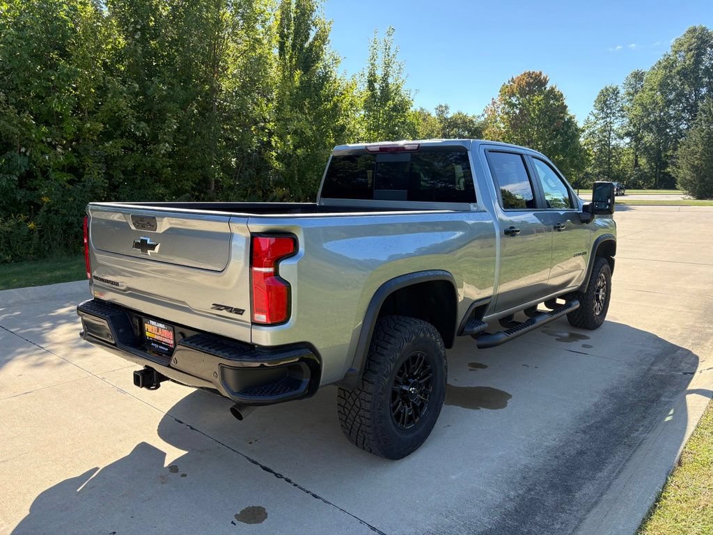 New 2026 Chevrolet Silverado 2500 ZR2 w/ LPO, Dark Essentials Package AWD/4WD image 9
