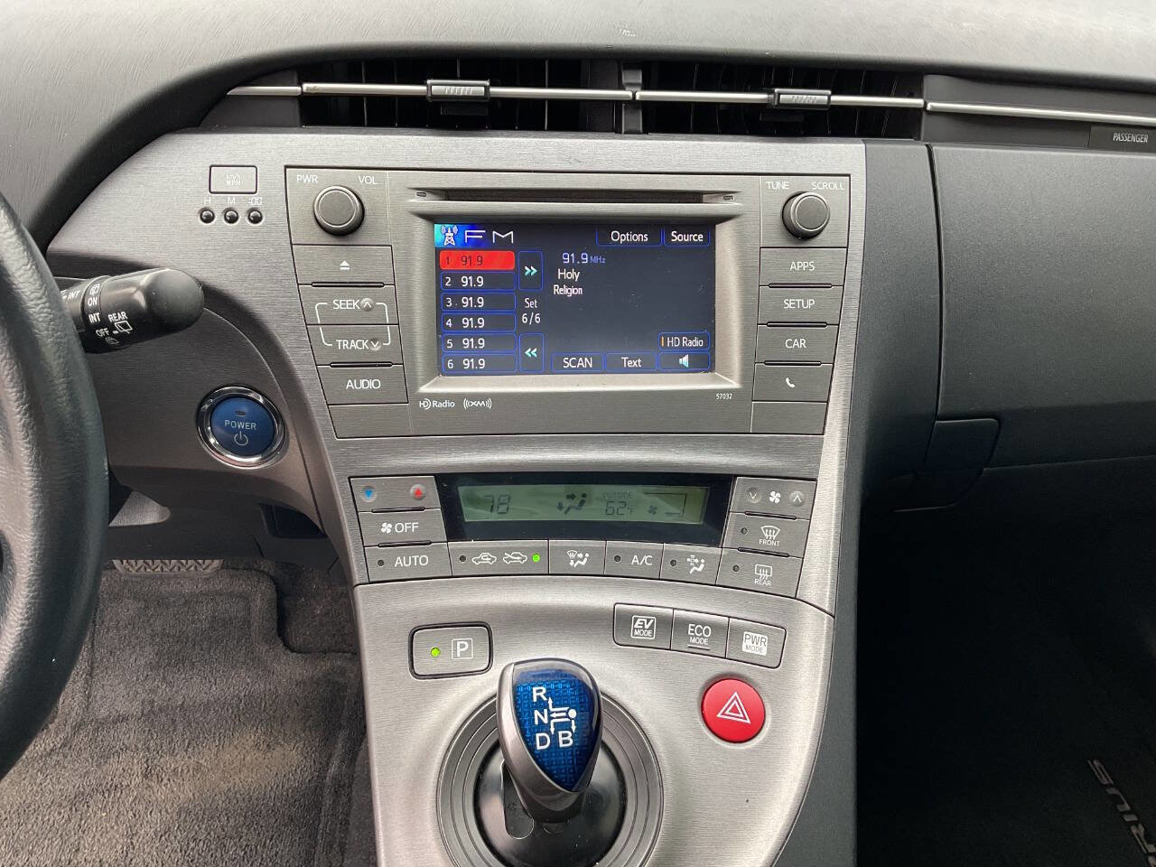 Used 2015 Toyota Prius Persona Series FWD image 23