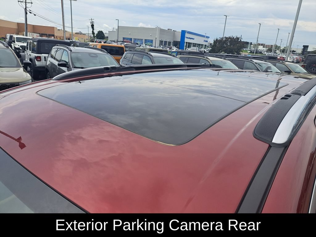 Used 2023 Chrysler Pacifica Pinnacle FWD image 9