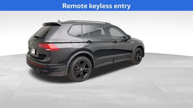 Used 2023 Volkswagen Tiguan SE R-Line image 2