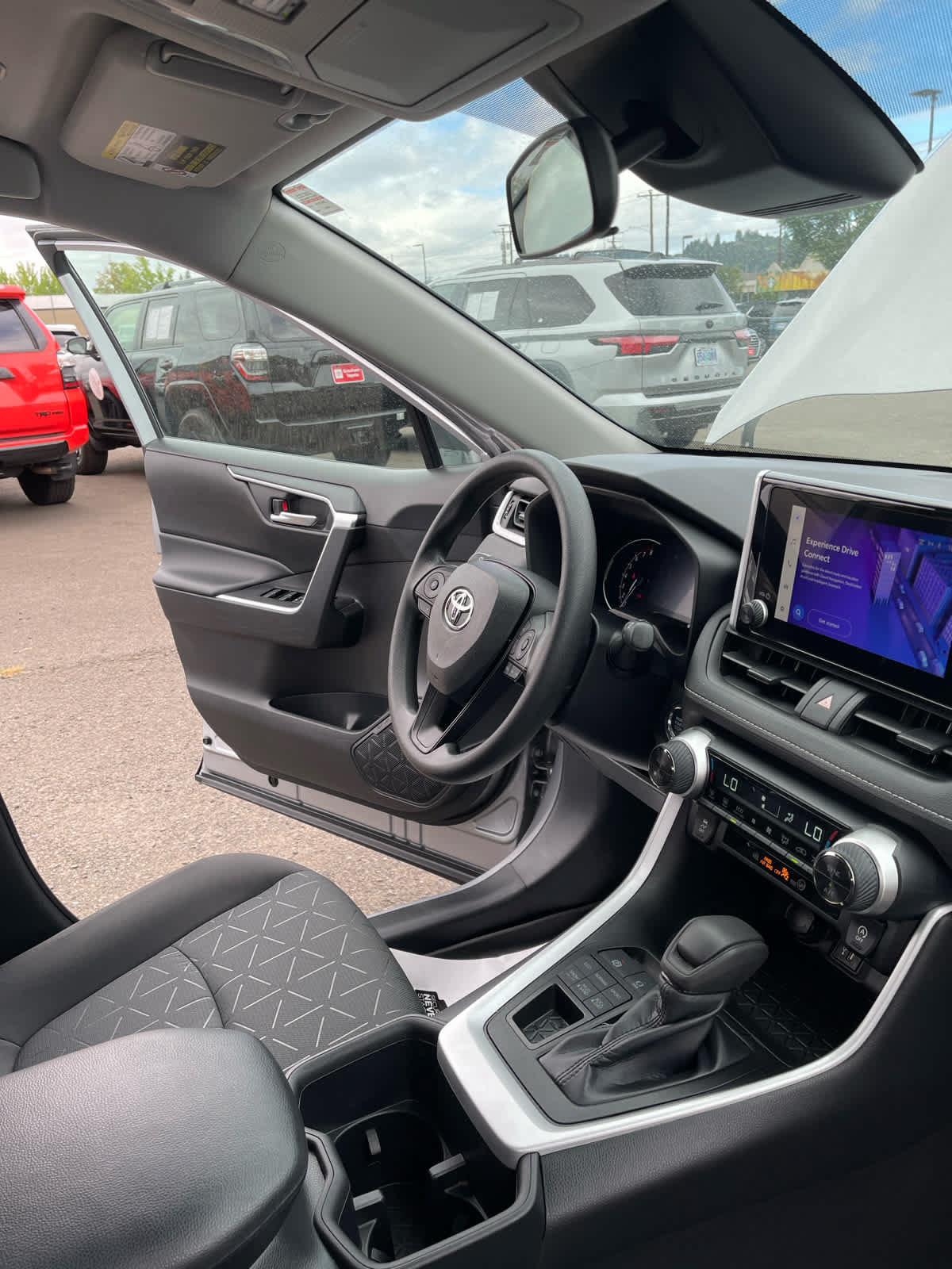 Used 2023 Toyota RAV4 XLE AWD/4WD image 35