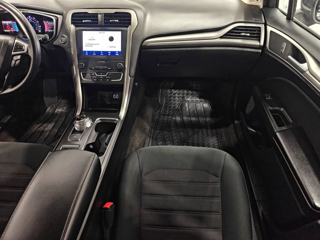 Used 2020 Ford Fusion SE image 23