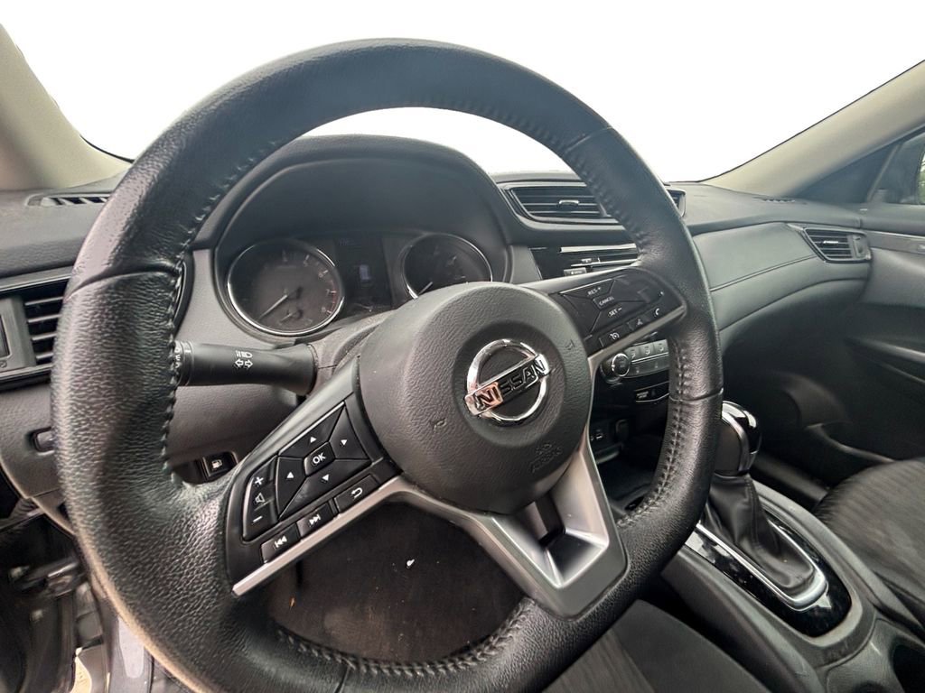 Used 2019 Nissan Rogue S w/ Special Edition Package FWD image 12