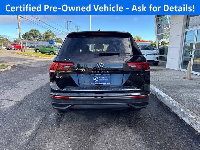 Certified 2022 Volkswagen Tiguan SE w/ Panoramic Sunroof Package AWD/4WD image 8
