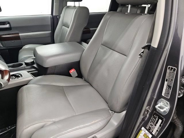 Used 2017 Toyota Sequoia Platinum AWD/4WD image 16