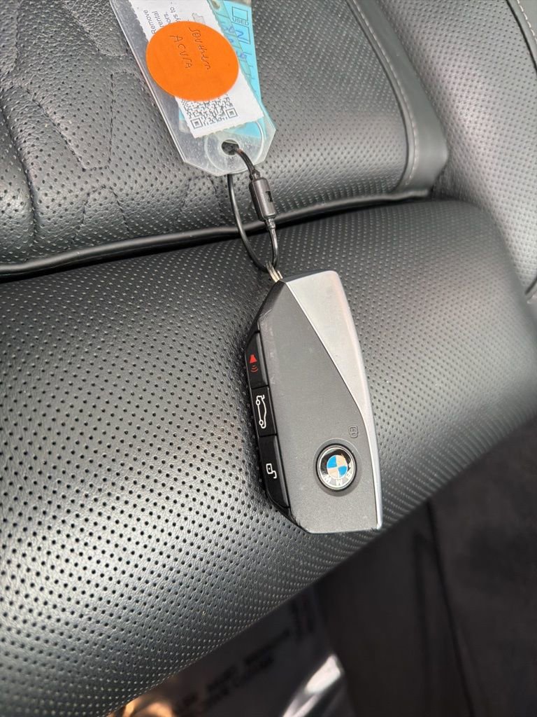 Used 2025 BMW X5 xDrive50e image 28