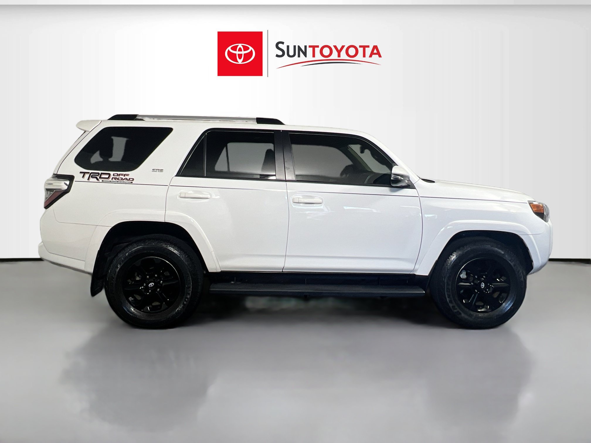 Used 2024 Toyota 4Runner SR5 Premium w/ Moonroof Package RWD image 2