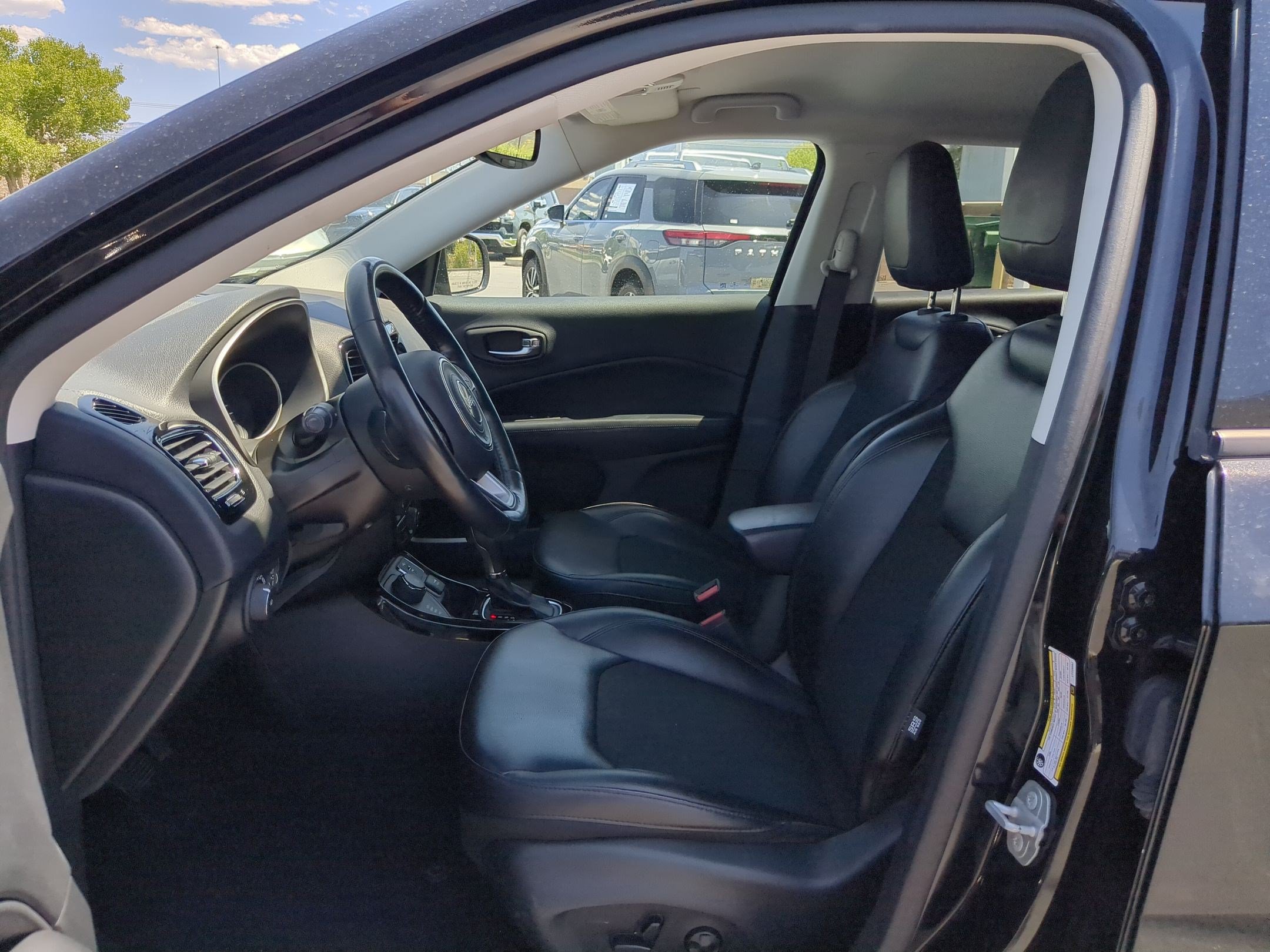 Used 2020 Jeep Compass Latitude AWD/4WD image 24