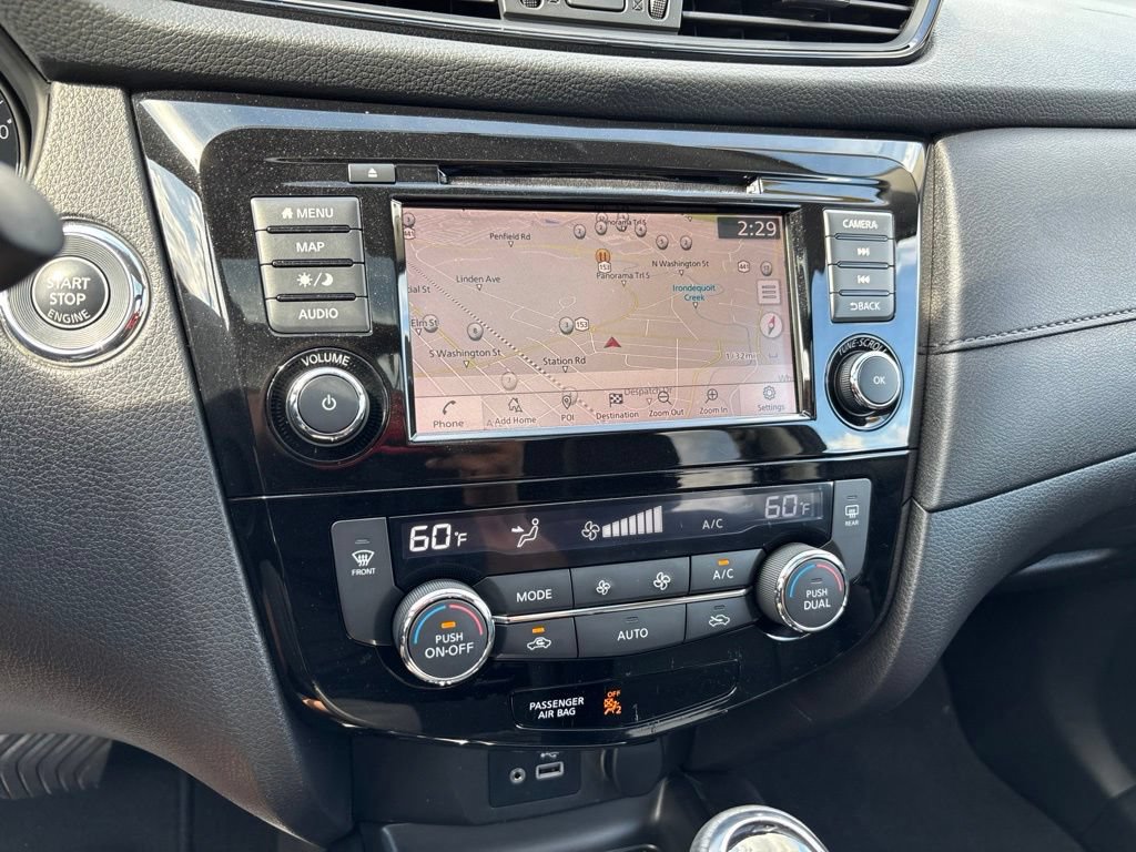 Used 2018 Nissan Rogue SV w/ Sun & Sound Touring Package AWD/4WD image 31