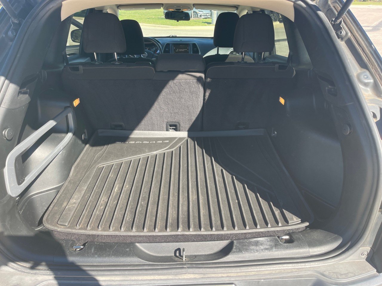 Used 2017 Jeep Cherokee Latitude FWD image 11