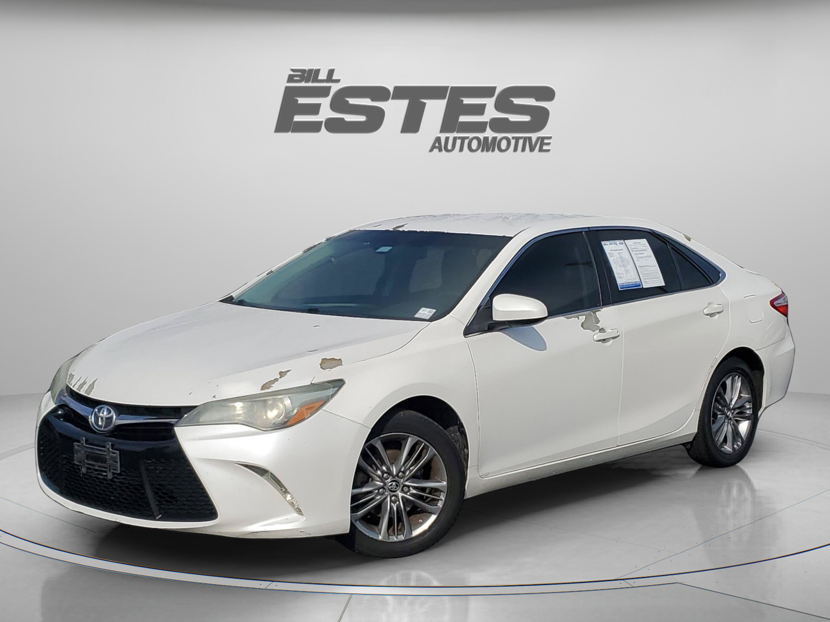 Used 2015 Toyota Camry SE FWD image 1