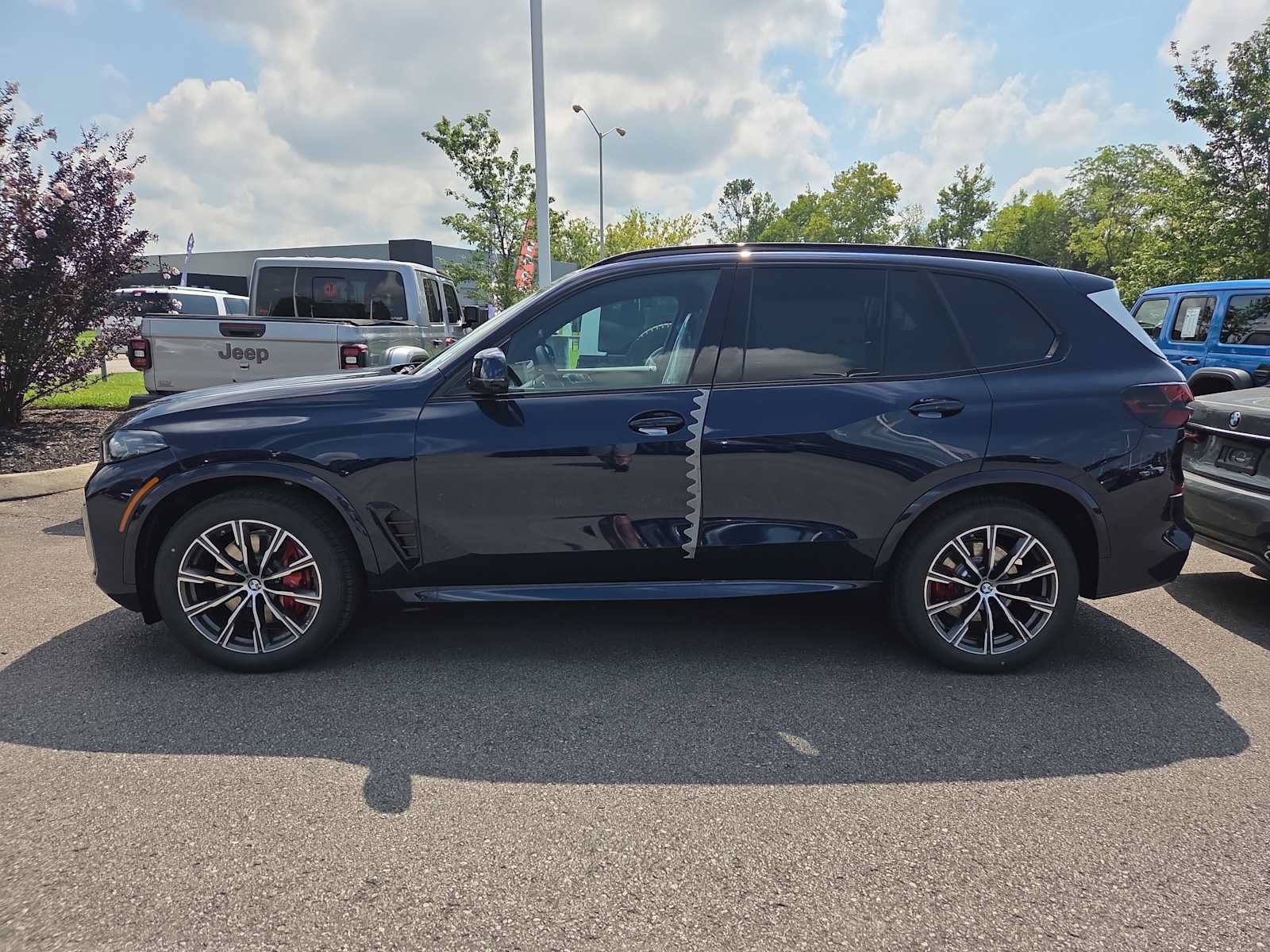 New 2026 BMW X5 xDrive40i w/ Executive Package AWD/4WD image 8