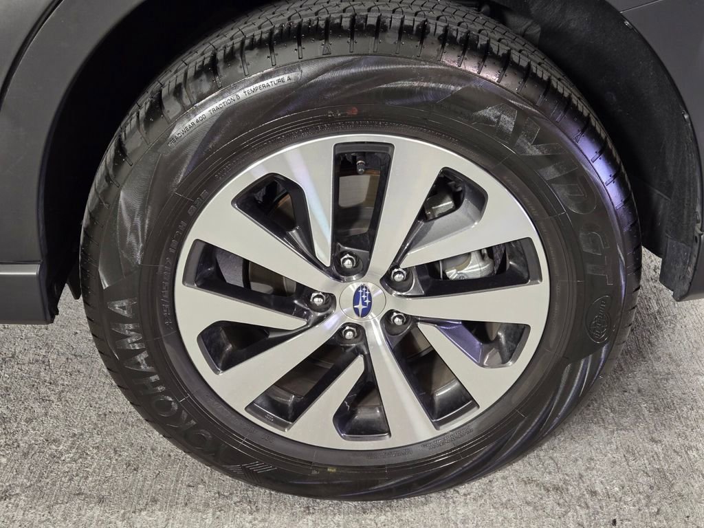 Certified 2025 Subaru Outback AWD/4WD image 13