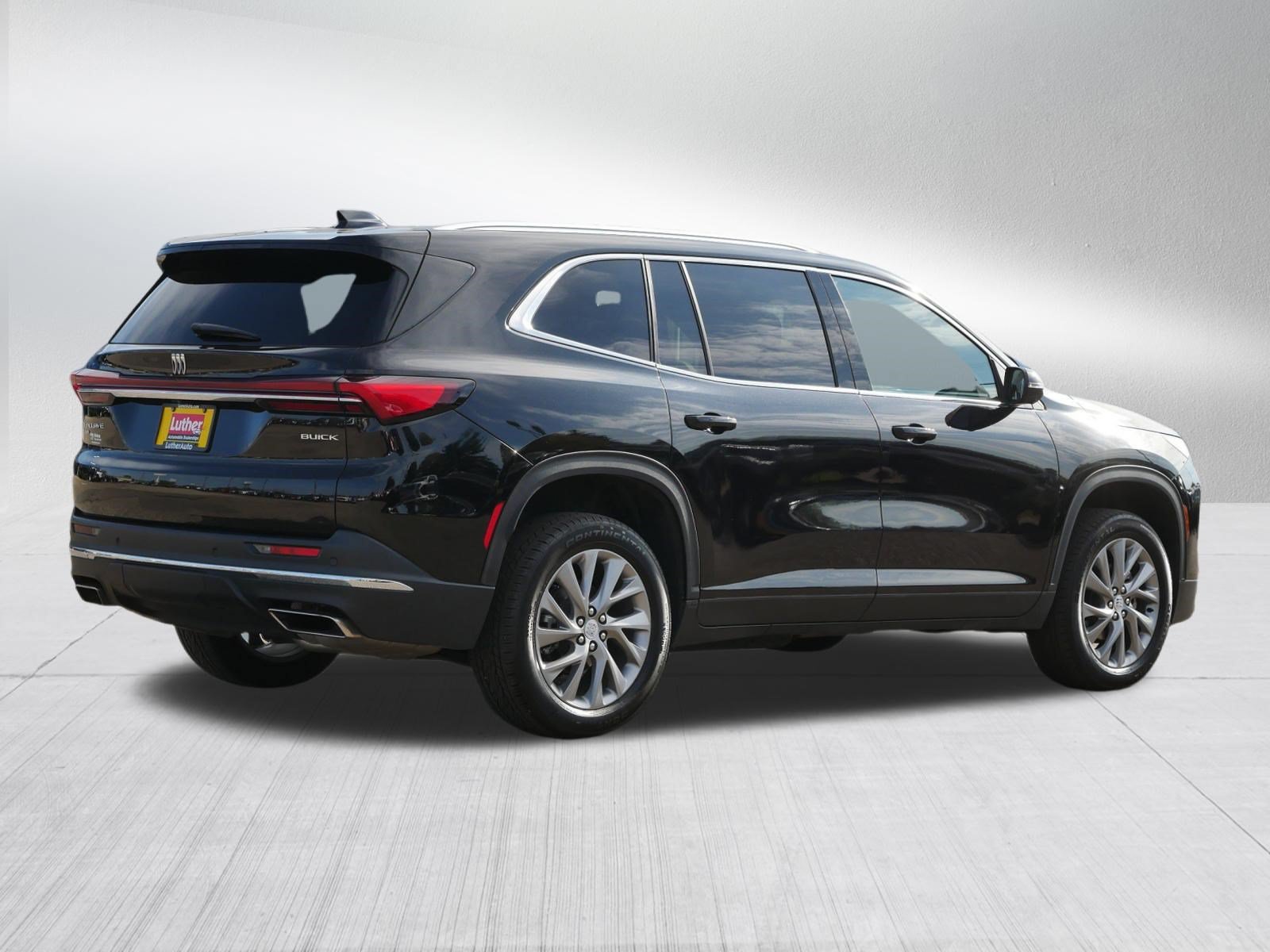 Used 2025 Buick Enclave Preferred AWD/4WD image 7
