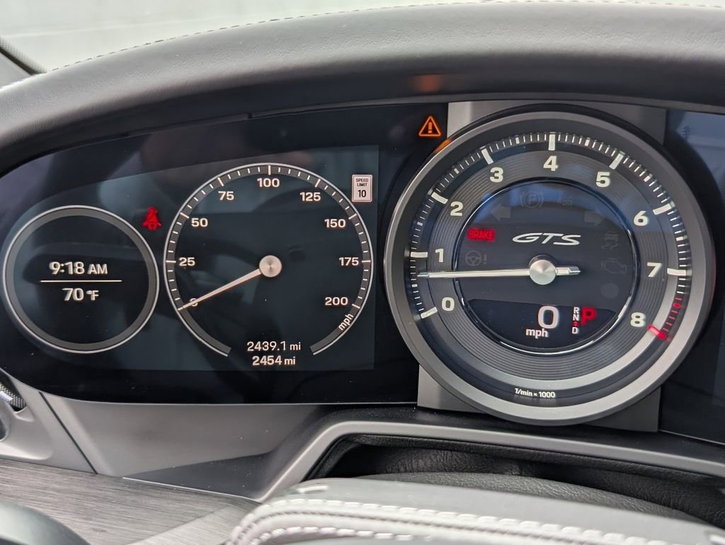 Used 2024 Porsche 911 image 22