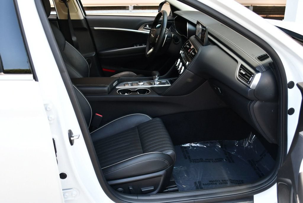 Used 2023 Genesis G70 3.3T RWD image 17