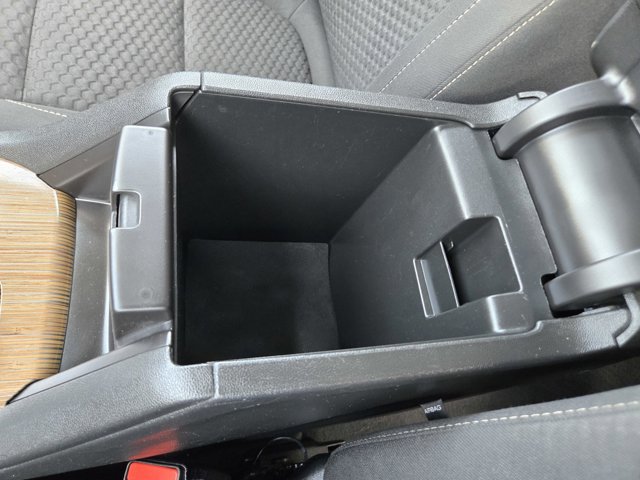 Used 2017 GMC Acadia SLE FWD image 12