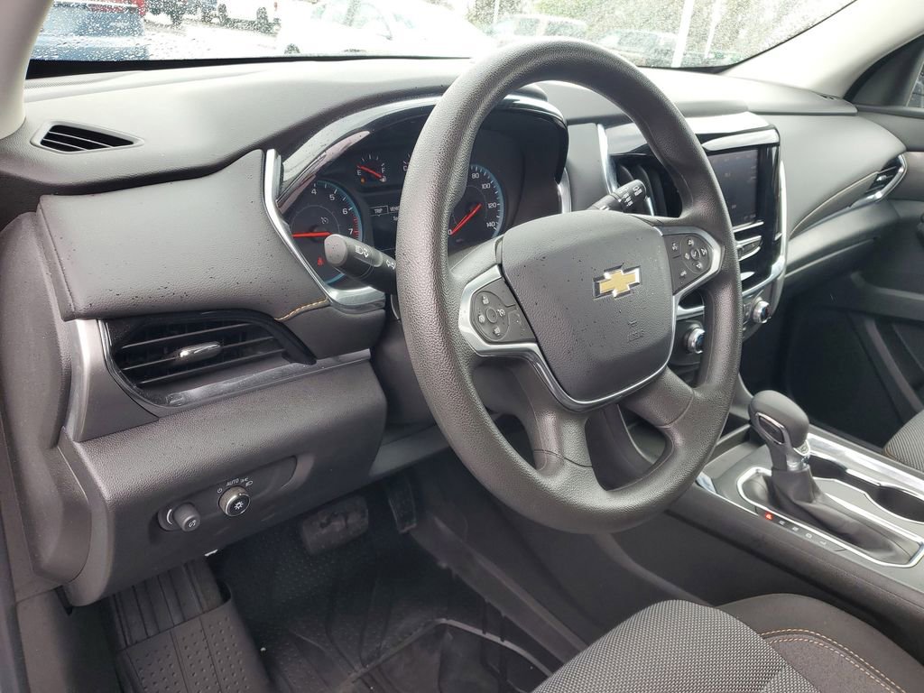 Used 2021 Chevrolet Traverse LS image 6