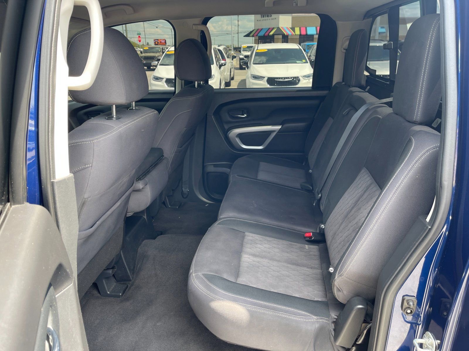 Used 2021 Nissan Titan SV AWD/4WD image 14