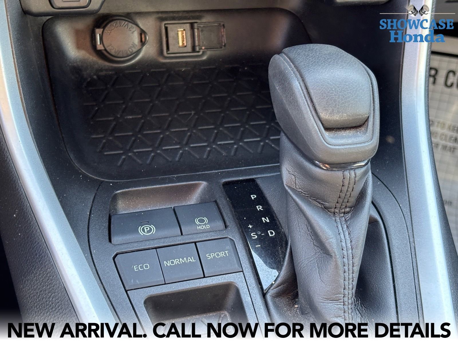 Used 2022 Toyota RAV4 LE w/ Carpet Mat Package (TMS) image 11