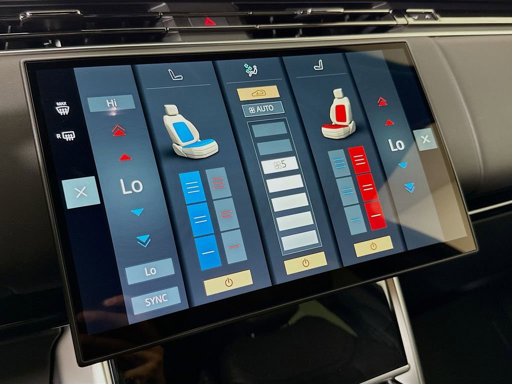 New 2026 Land Rover Range Rover SE image 23