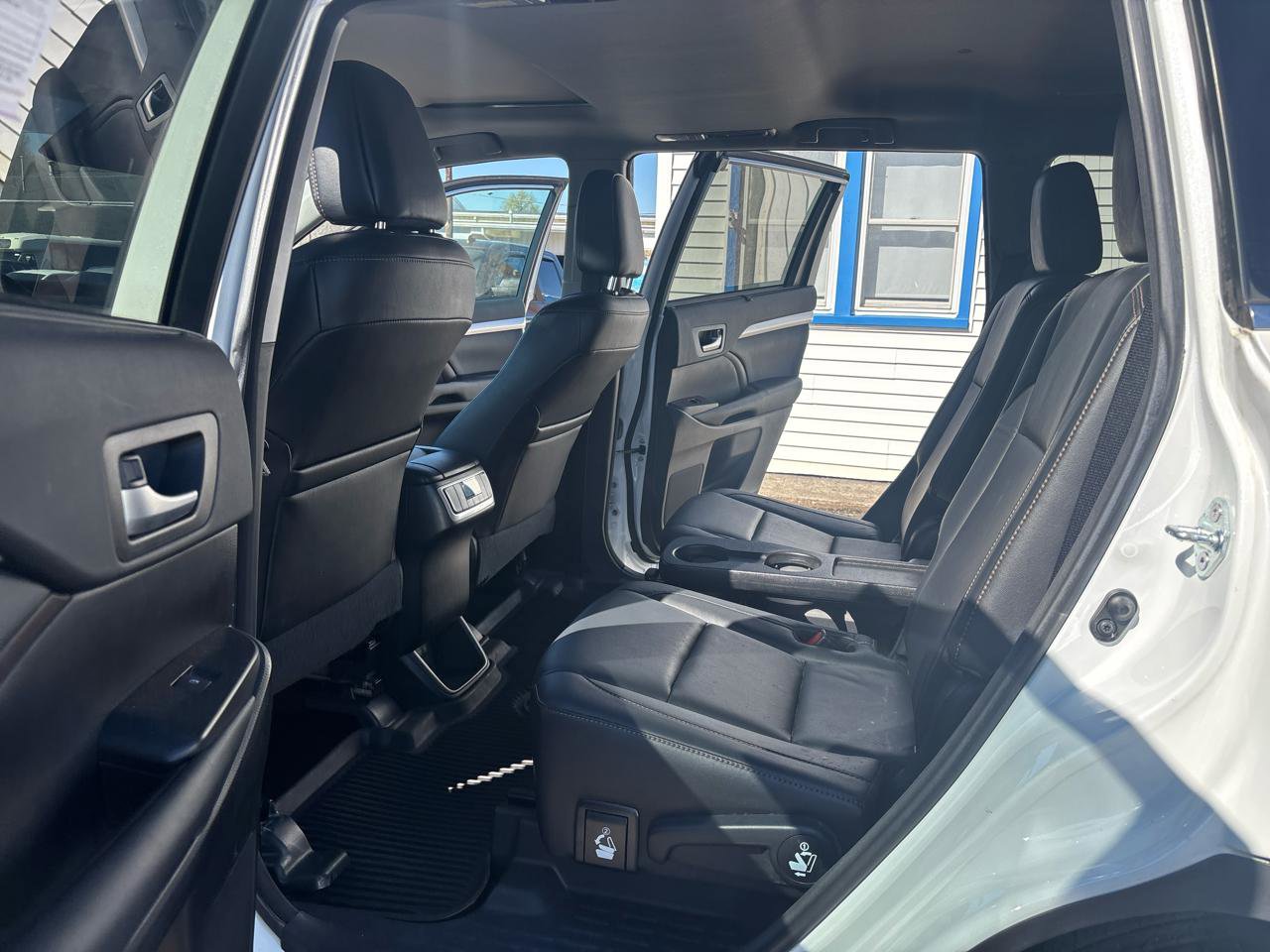 Used 2017 Toyota Highlander XLE image 20