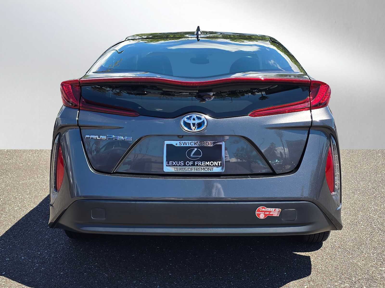 Used 2017 Toyota Prius Prime Premium image 4