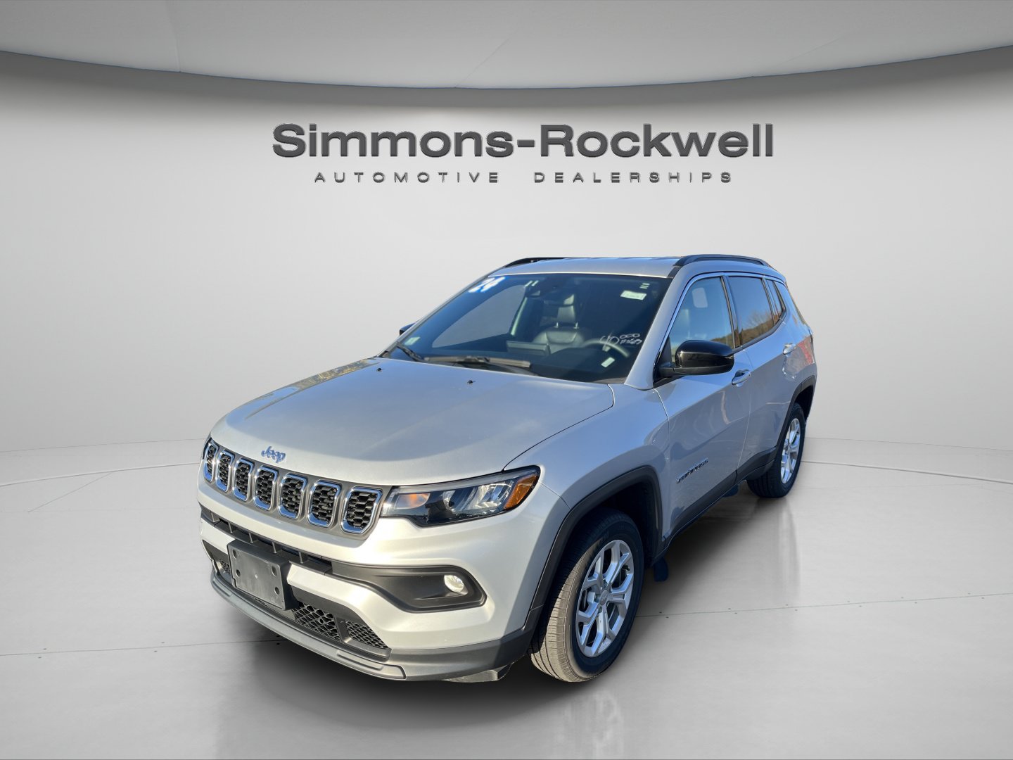Used 2024 Jeep Compass Latitude AWD/4WD image 1