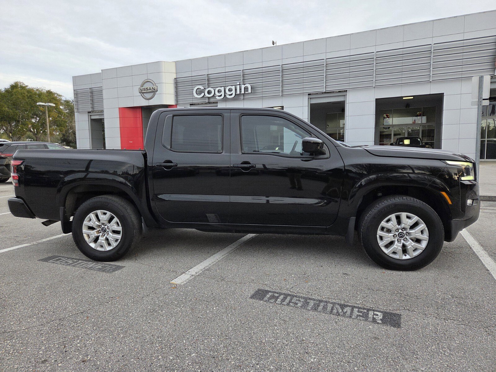 Used 2022 Nissan Frontier SV w/ SV Premium Package image 7