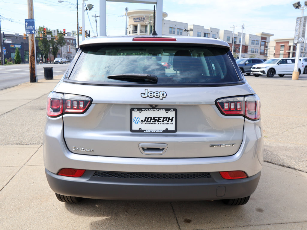 Used 2019 Jeep Compass Sport FWD image 4