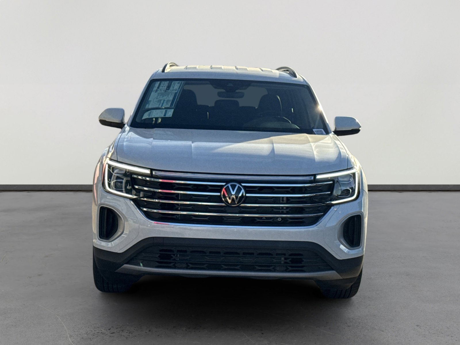 New 2026 Volkswagen Atlas SE image 2